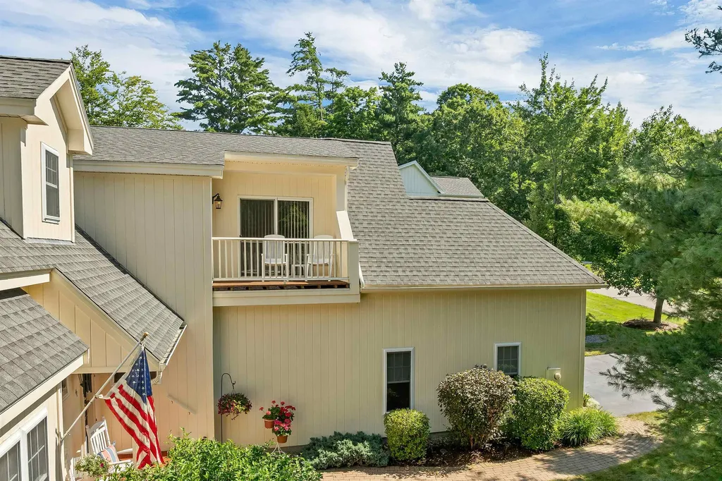 41 Lantern Circle Laconia NH 03246