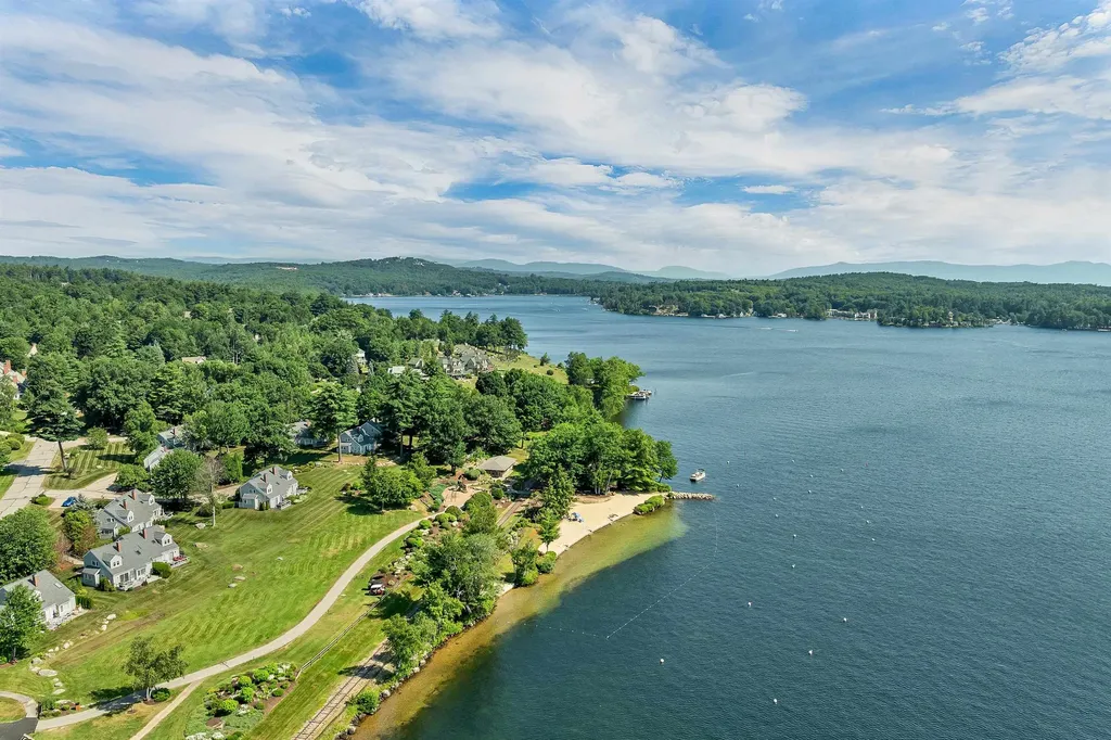 41 Lantern Circle Laconia NH 03246