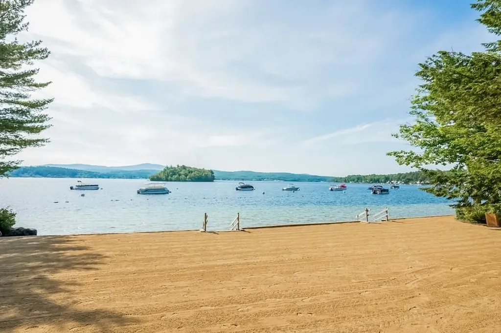 41 Lantern Circle Laconia NH 03246