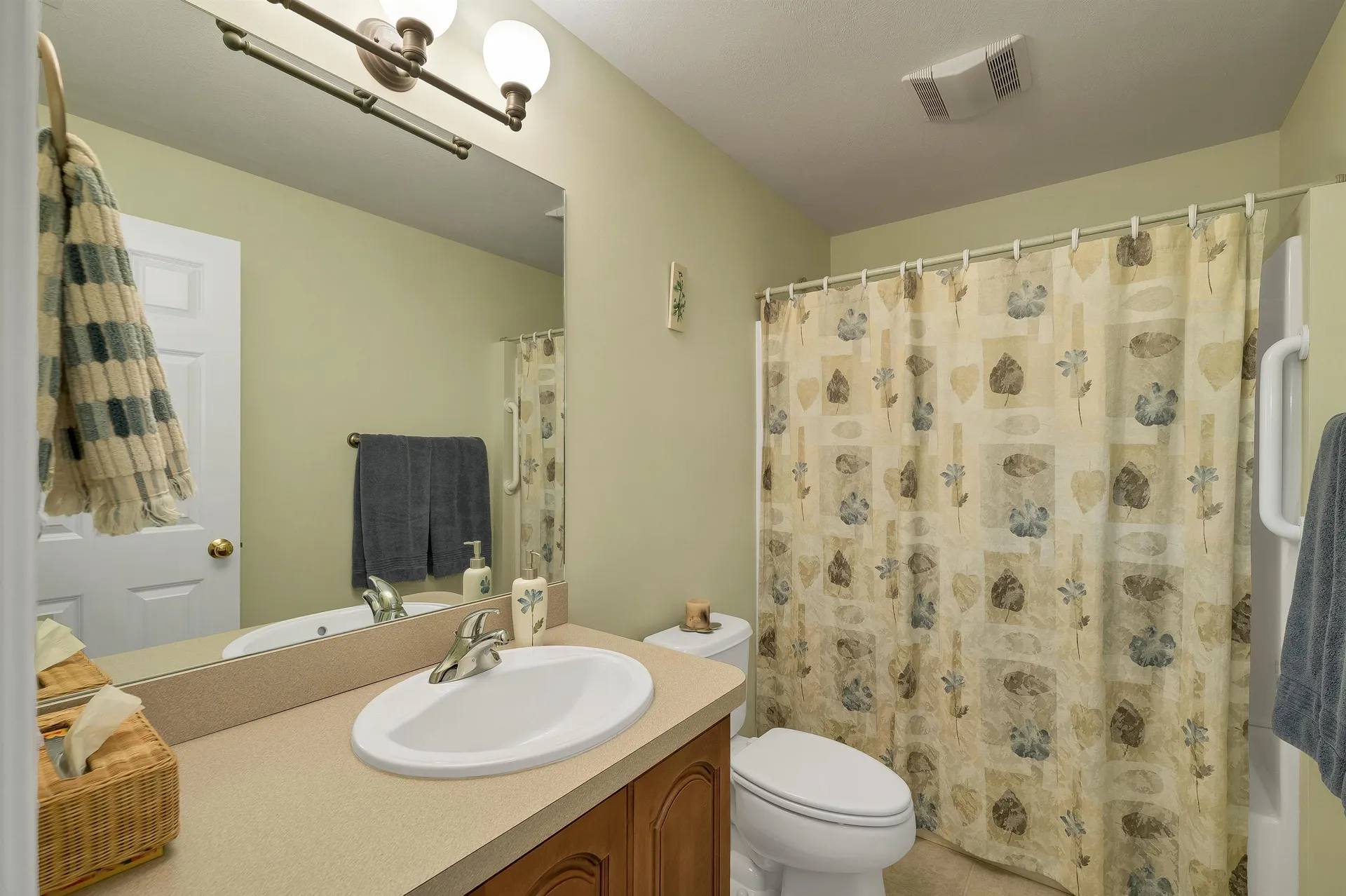 41 Lantern Circle Laconia NH 03246
