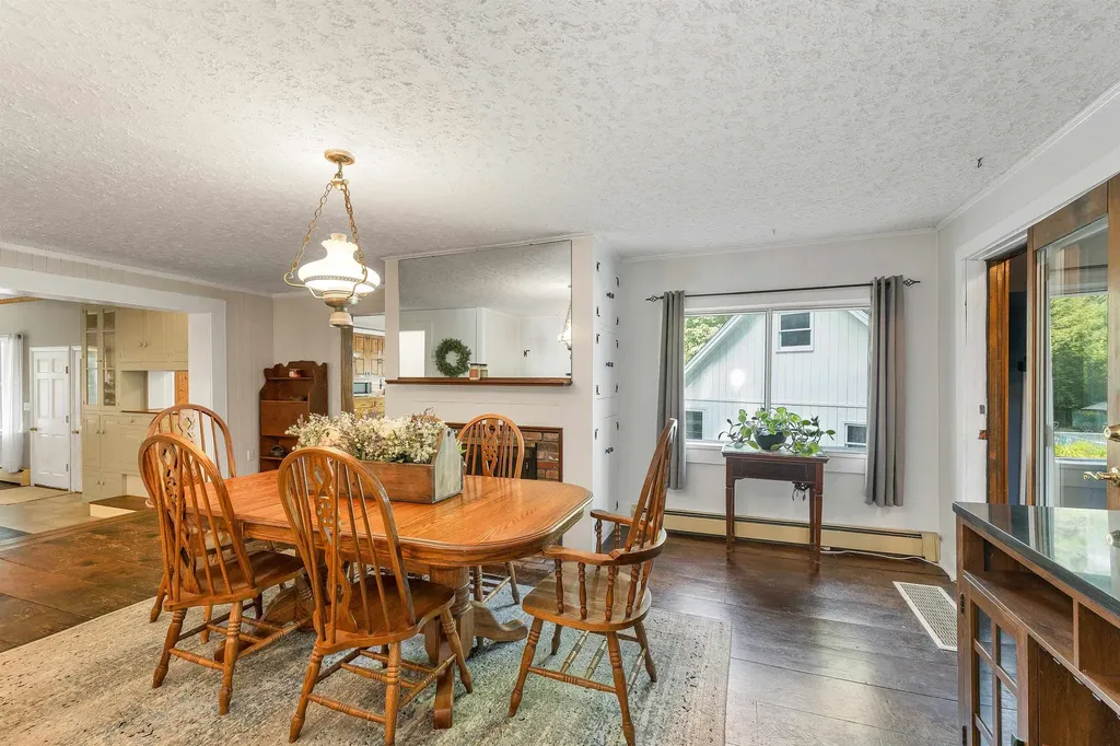 1195 Chocorua Road Tamworth NH 03817