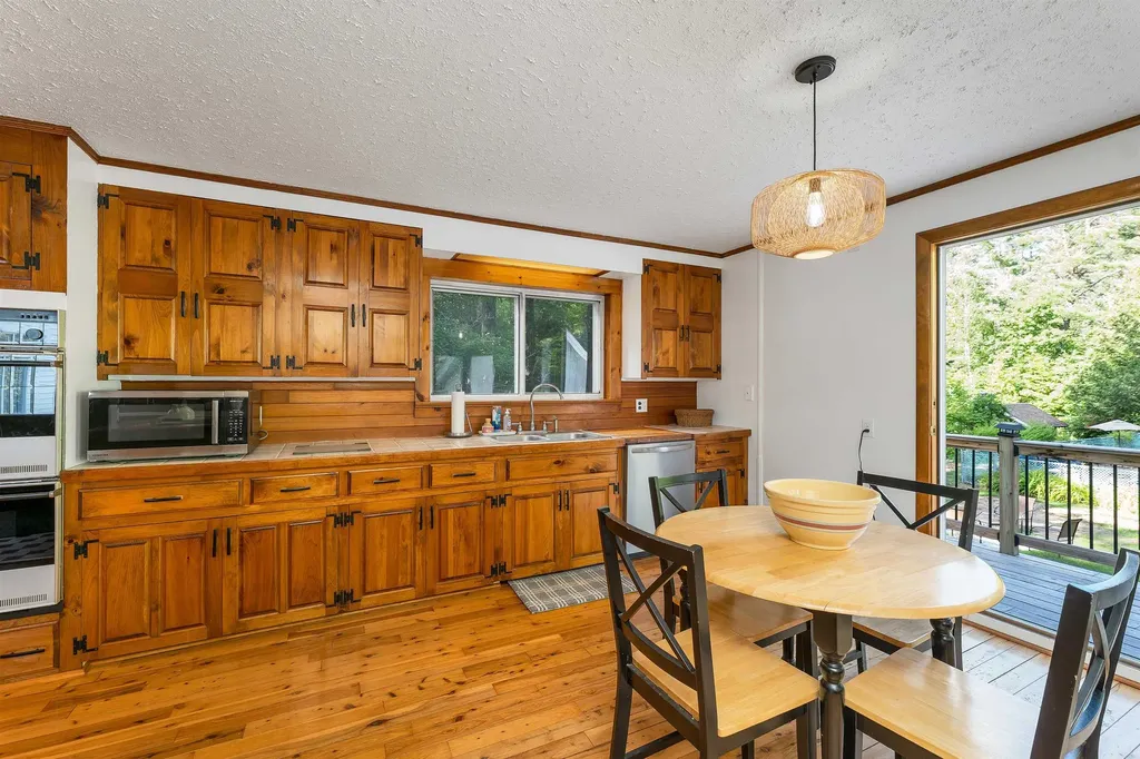 1195 Chocorua Road Tamworth NH 03817