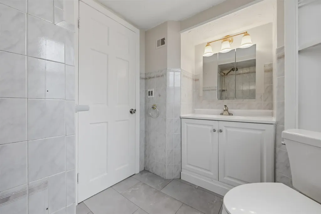 12 Morton Street Nashua NH 03060