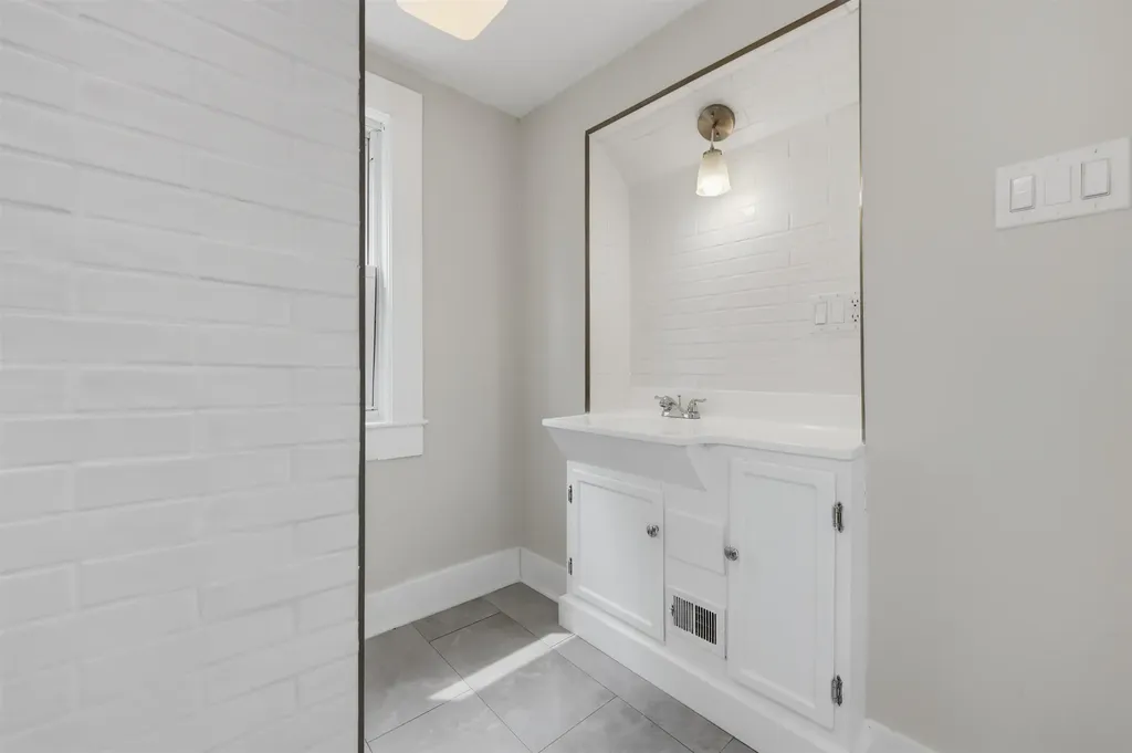 12 Morton Street Nashua NH 03060