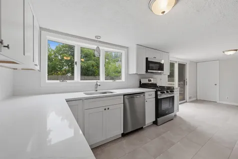 12 Morton Street Nashua NH 03060