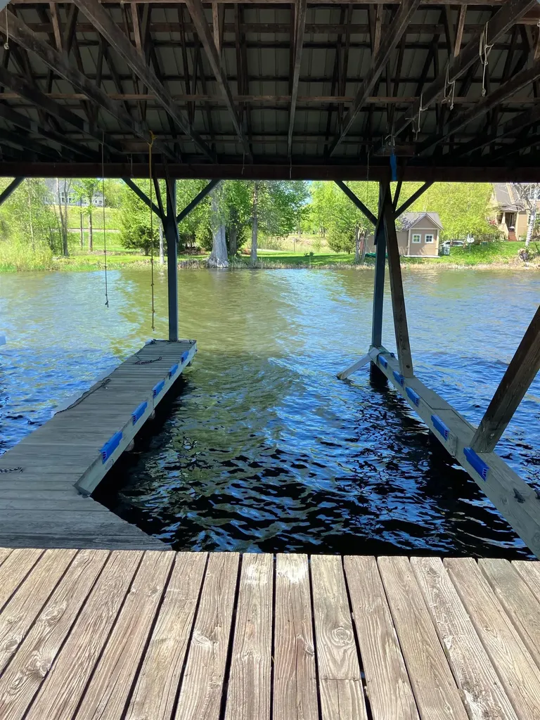 197 Farrants Point Newport City VT 05855