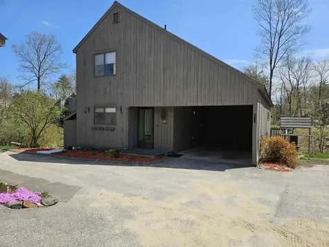 111 Coburn Woods Drive Nashua NH 03063