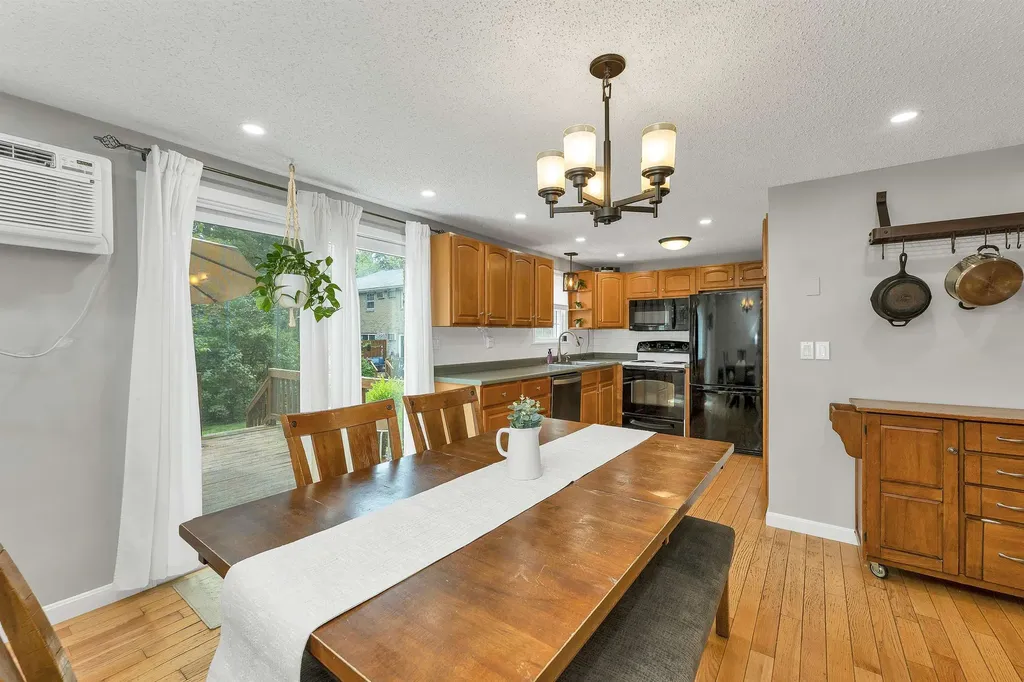 69 Fieldstone Drive Londonderry NH 03053