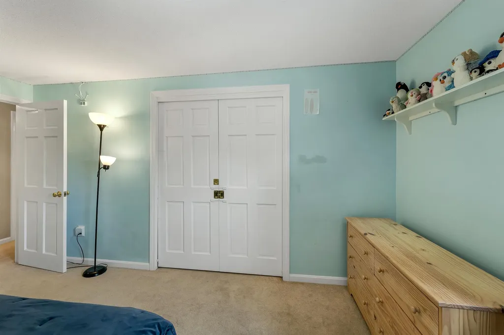69 Fieldstone Drive Londonderry NH 03053