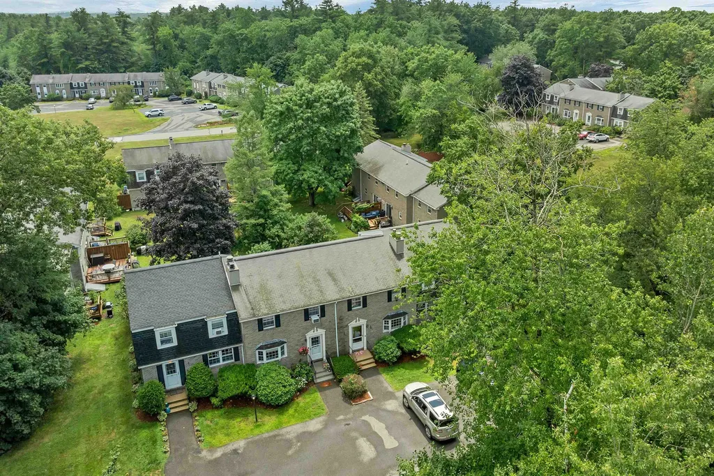 69 Fieldstone Drive Londonderry NH 03053