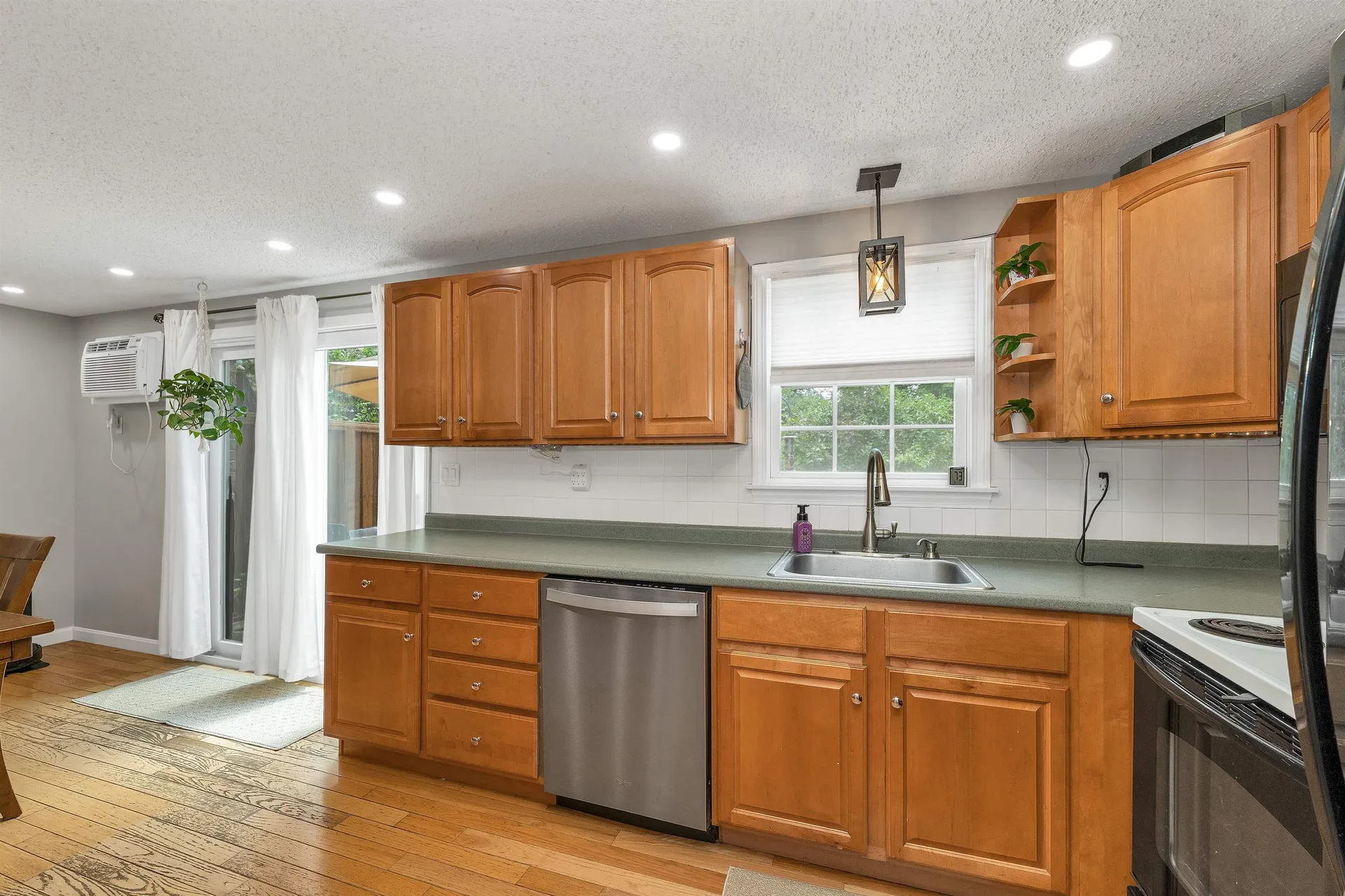 69 Fieldstone Drive Londonderry NH 03053