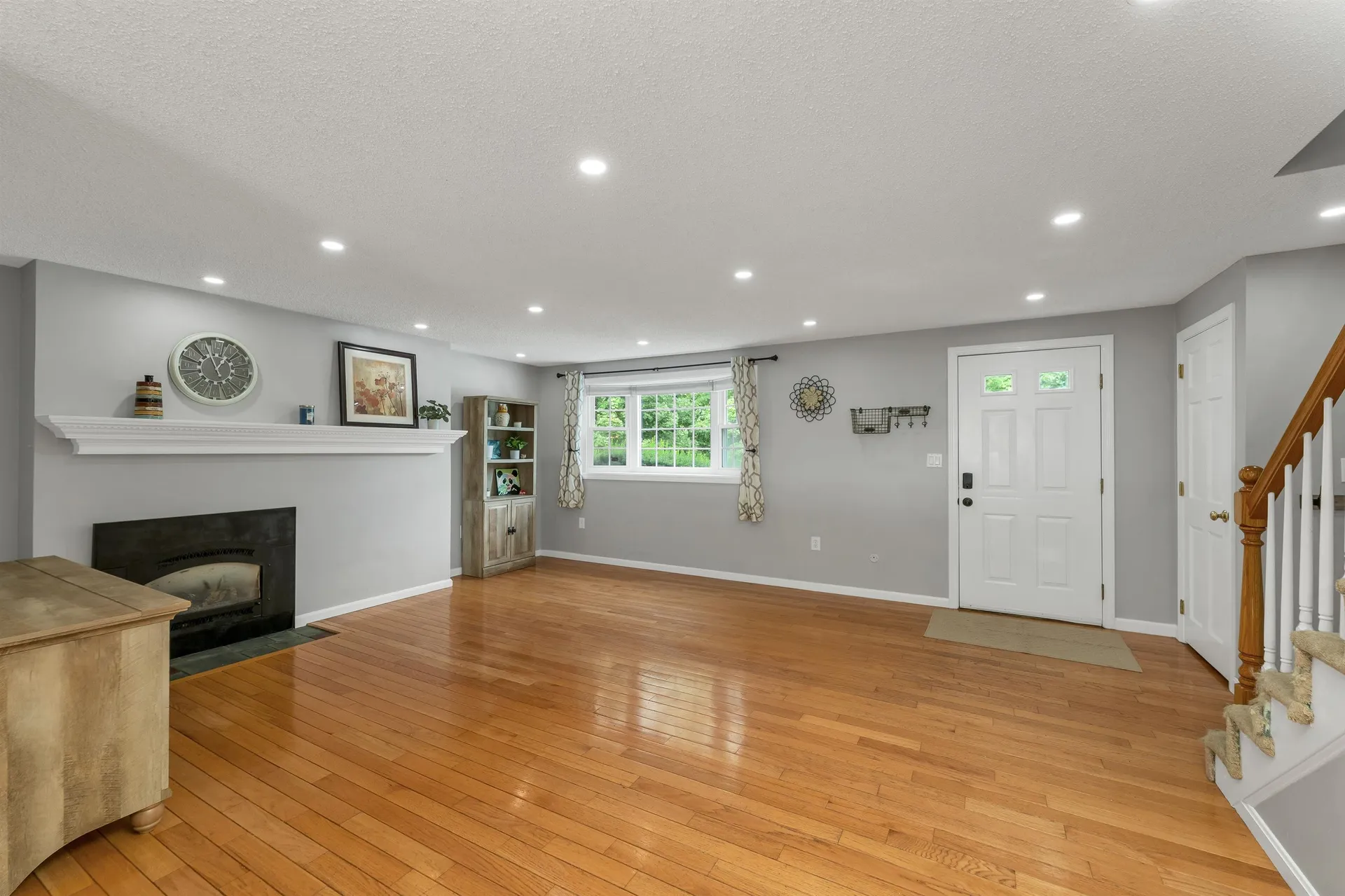 69 Fieldstone Drive Londonderry NH 03053