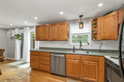 69 Fieldstone Drive Londonderry NH 03053