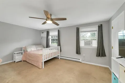 69 Fieldstone Drive Londonderry NH 03053