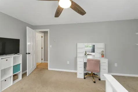 69 Fieldstone Drive Londonderry NH 03053