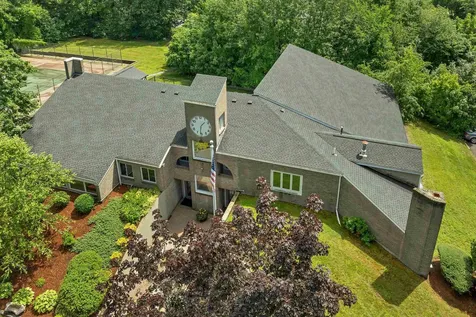 69 Fieldstone Drive Londonderry NH 03053