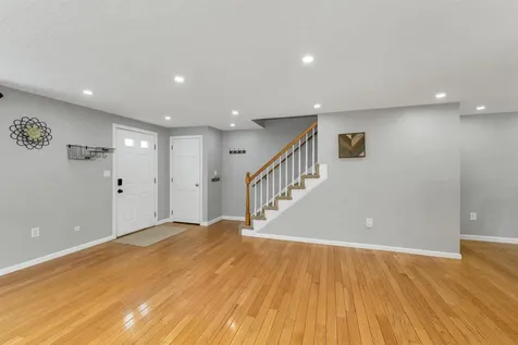69 Fieldstone Drive Londonderry NH 03053