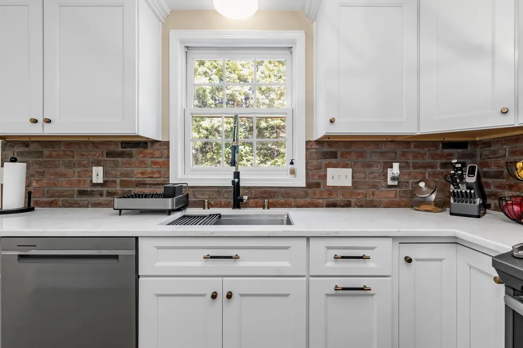 11 Stonebridge Drive Plaistow NH 03865