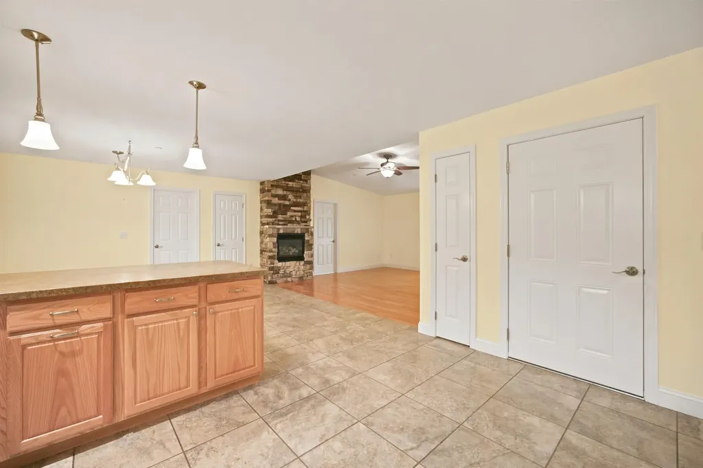 25 Violet Way Loudon NH 03307