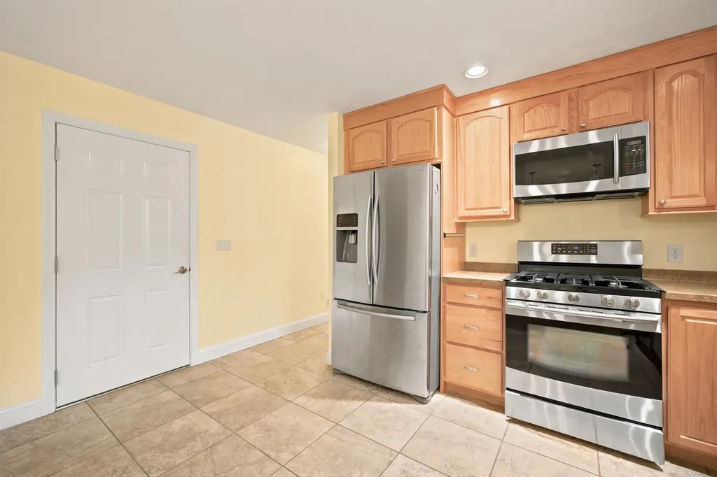 25 Violet Way Loudon NH 03307