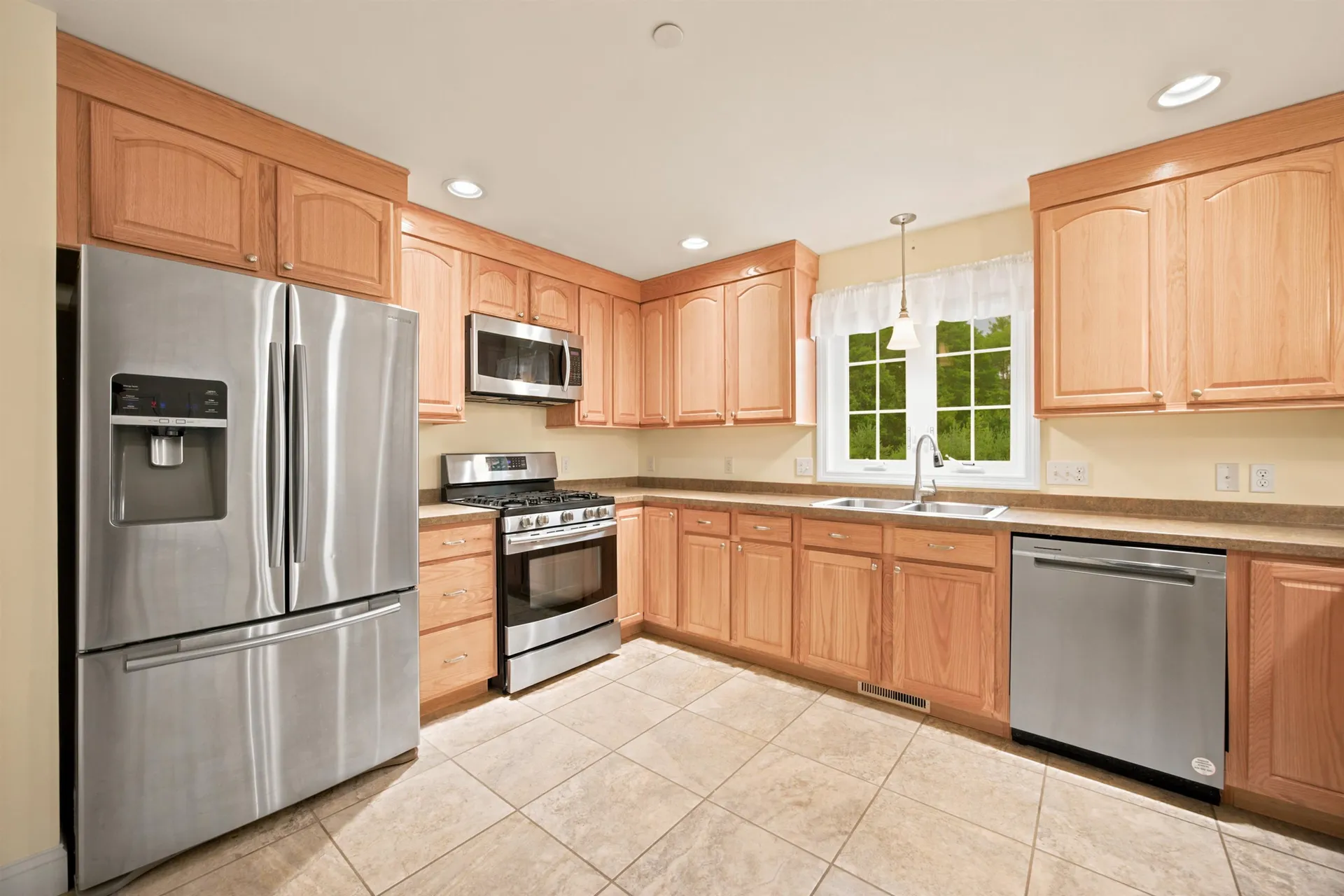 25 Violet Way Loudon NH 03307