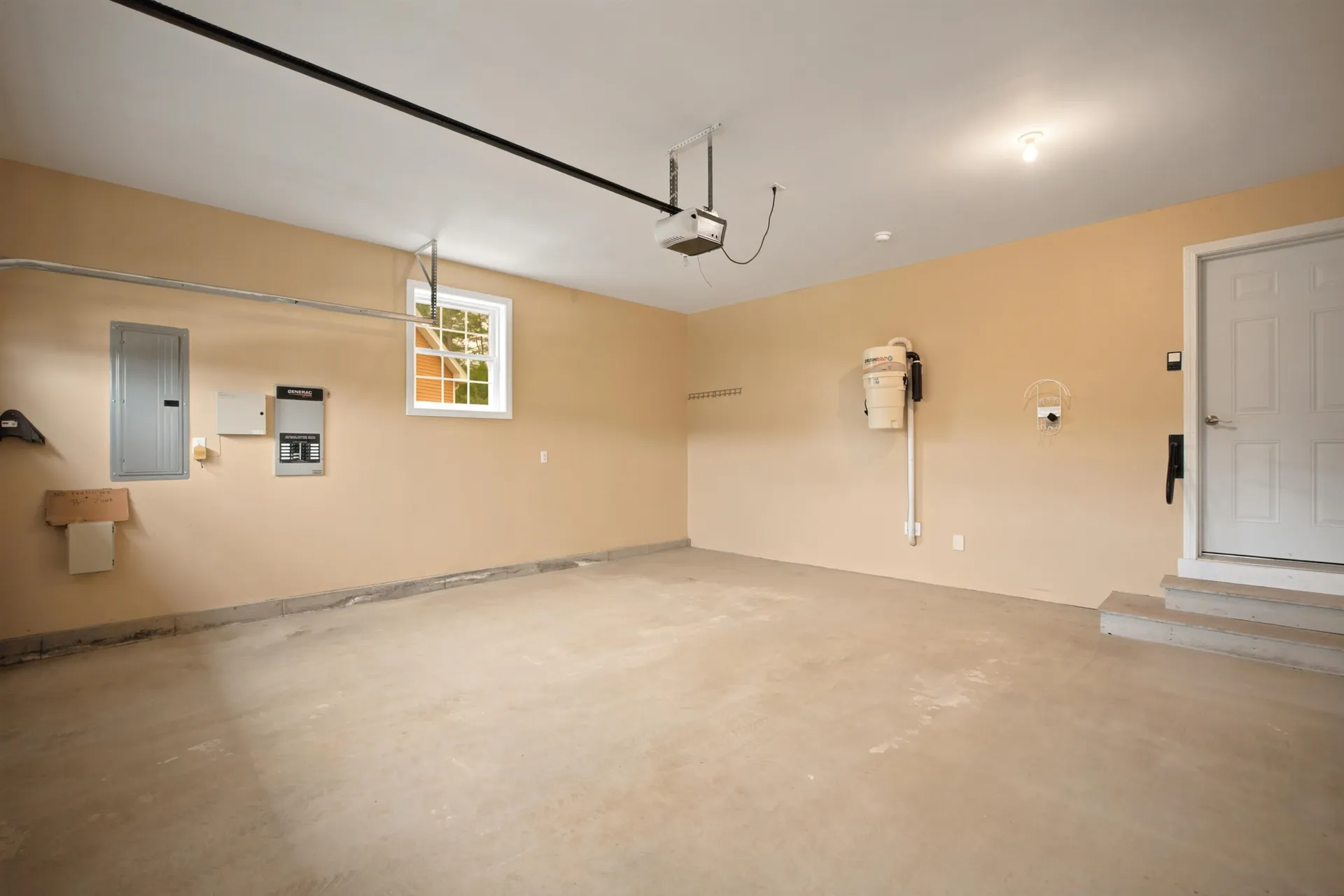 25 Violet Way Loudon NH 03307