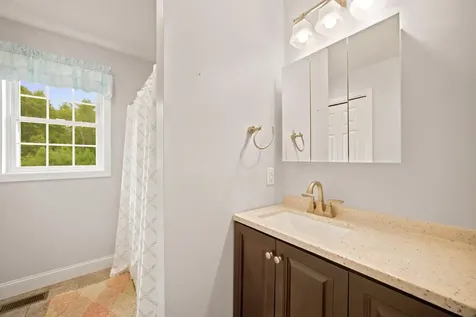25 Violet Way Loudon NH 03307
