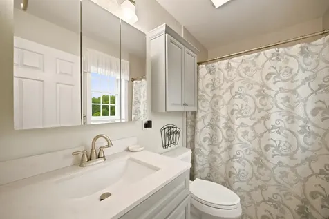 25 Violet Way Loudon NH 03307