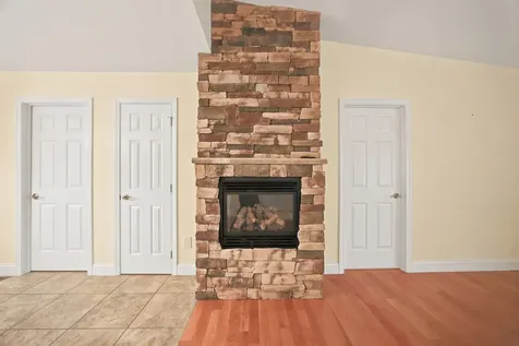 25 Violet Way Loudon NH 03307