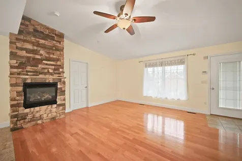 25 Violet Way Loudon NH 03307