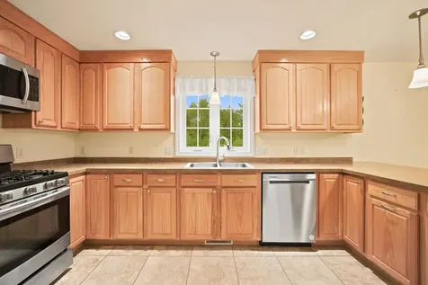25 Violet Way Loudon NH 03307