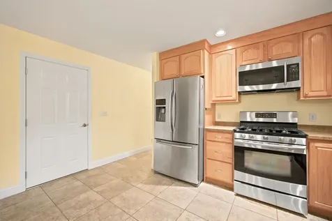 25 Violet Way Loudon NH 03307