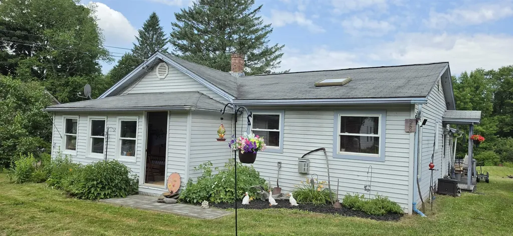 969 Vt 105 Route Charleston VT 05872