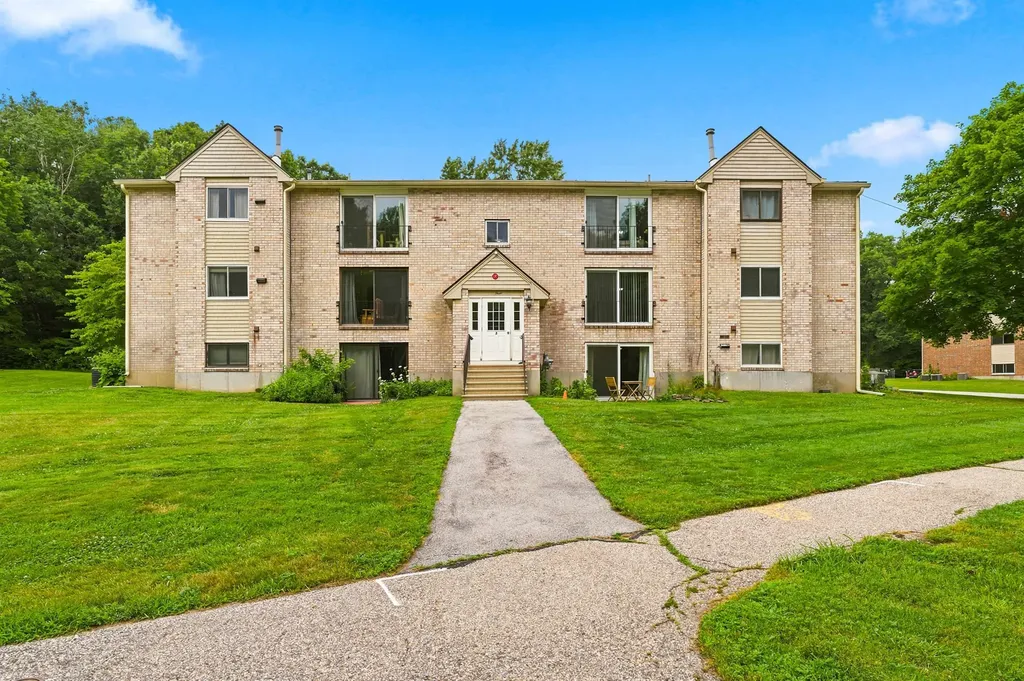 3 Brookside Dr #3 Drive Exeter NH 03833