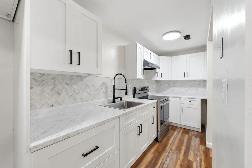 3 Brookside Dr #3 Drive Exeter NH 03833