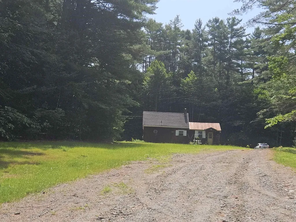 14 Bellmore Drive Orford NH 03777