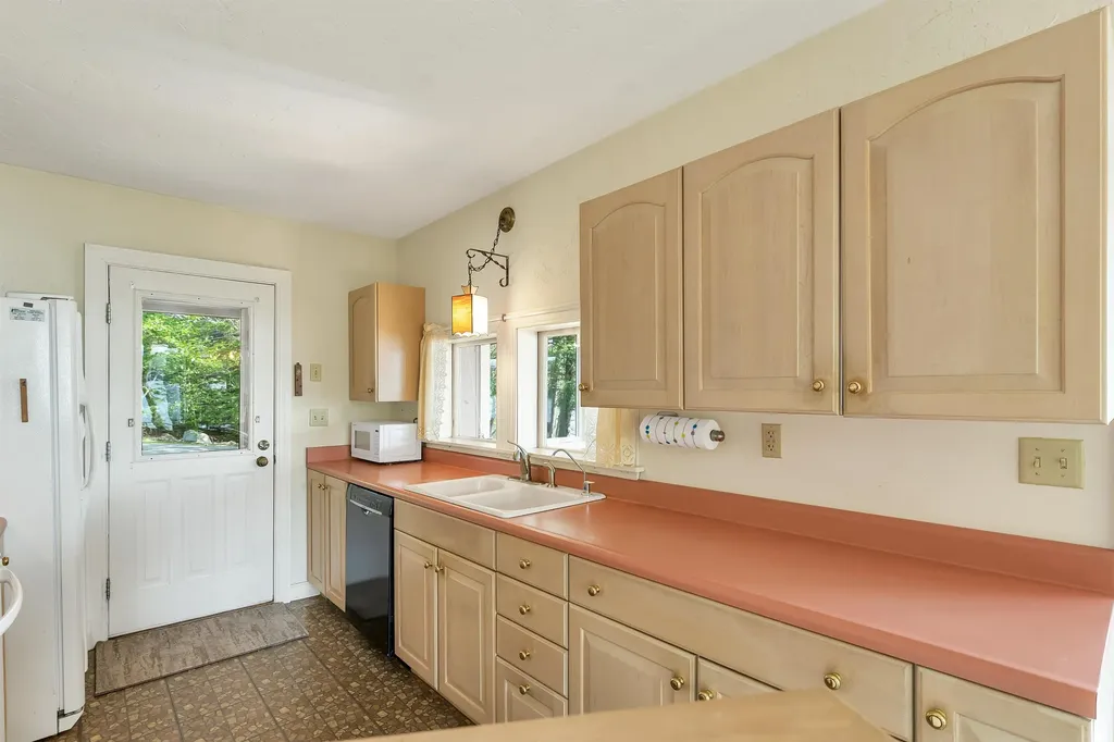 18 Hidden Valley Drive Tuftonboro NH 03816