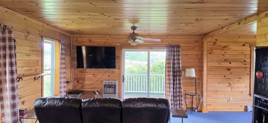 1888 Trucott Road Holland VT 05830