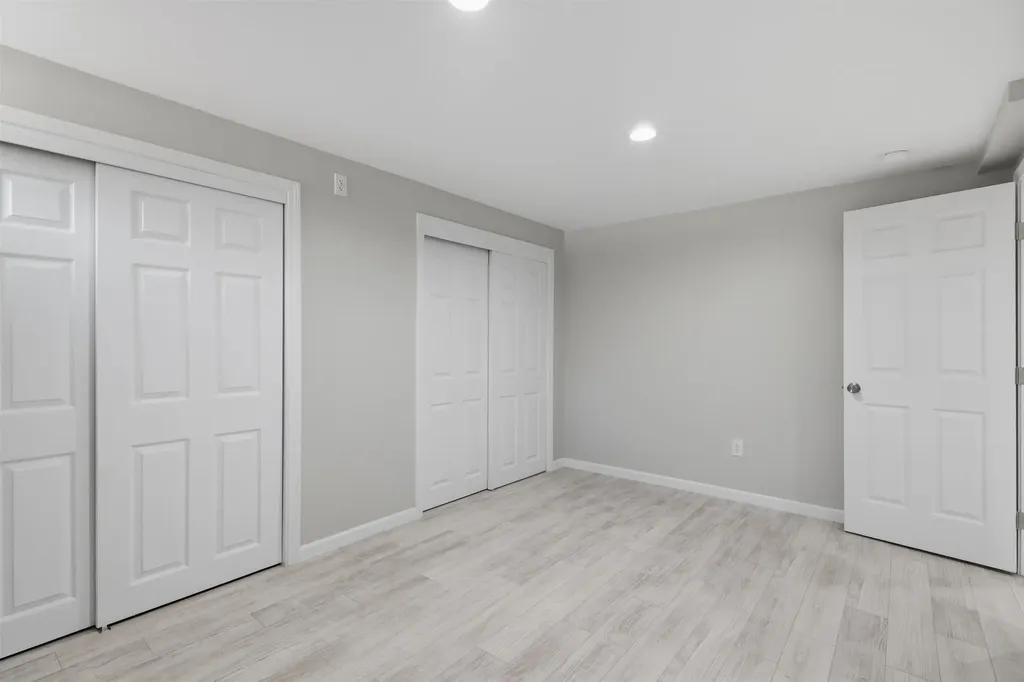 2 Evelyn Avenue Raymond NH 03077