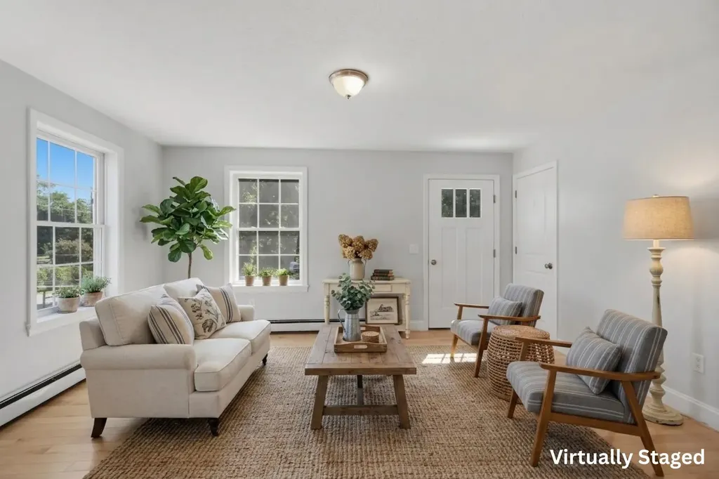2 Evelyn Avenue Raymond NH 03077