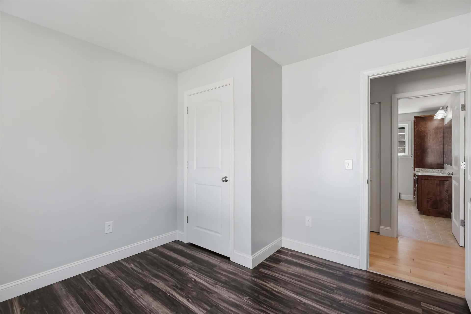 2 Evelyn Avenue Raymond NH 03077