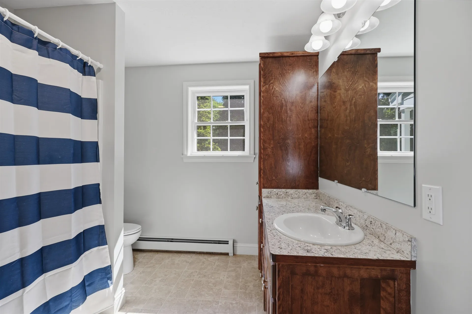 2 Evelyn Avenue Raymond NH 03077