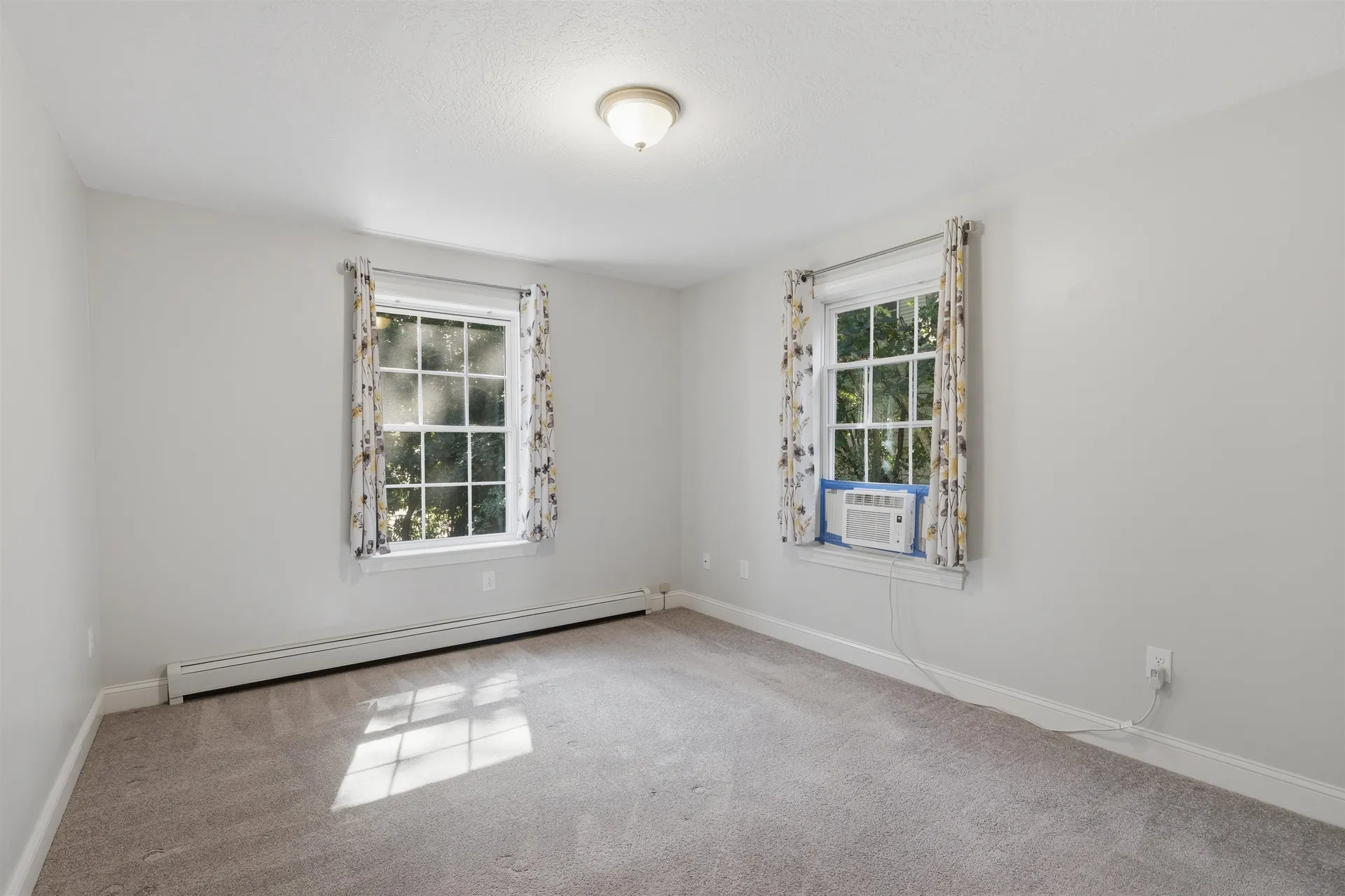 2 Evelyn Avenue Raymond NH 03077