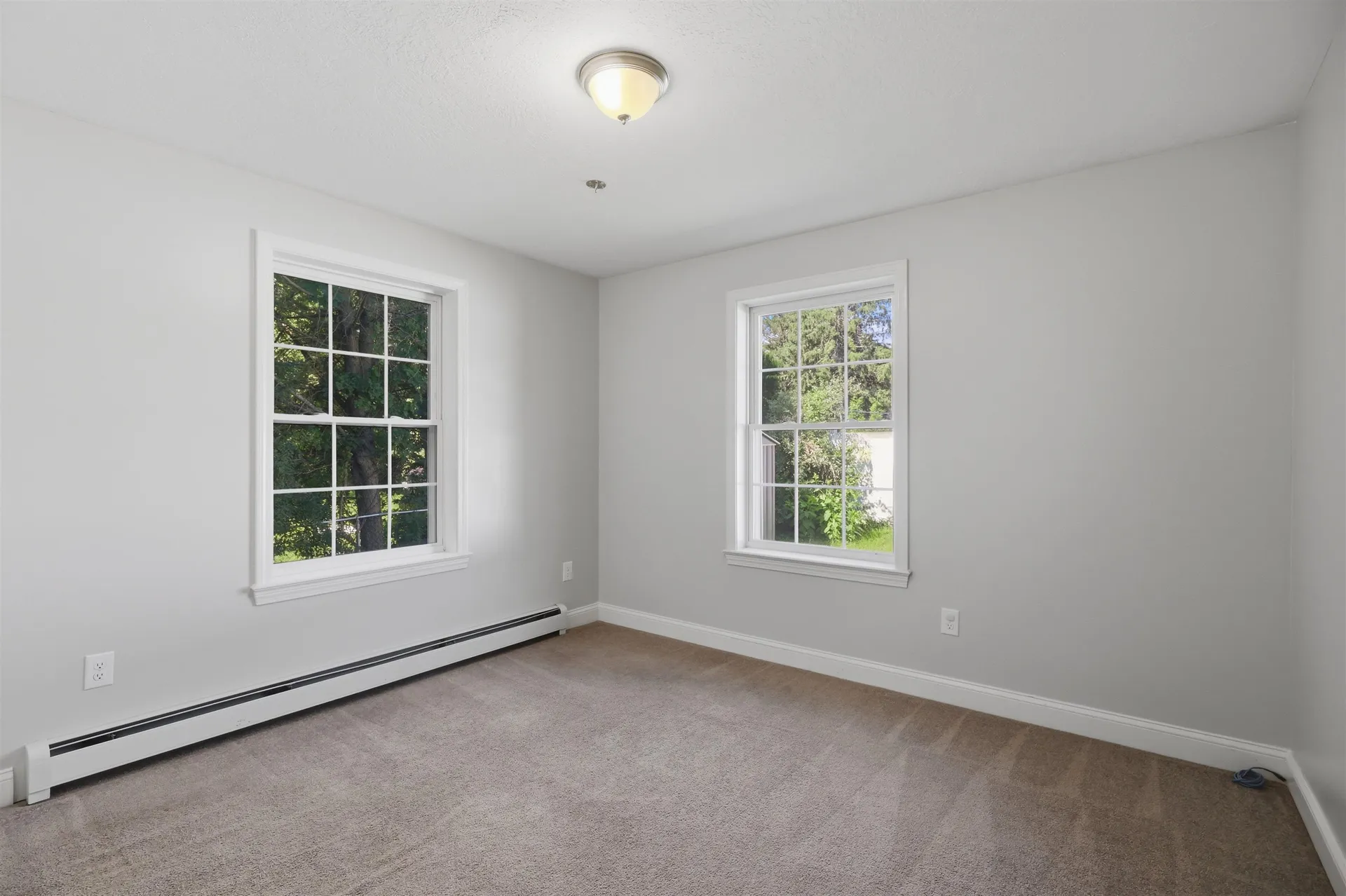 2 Evelyn Avenue Raymond NH 03077