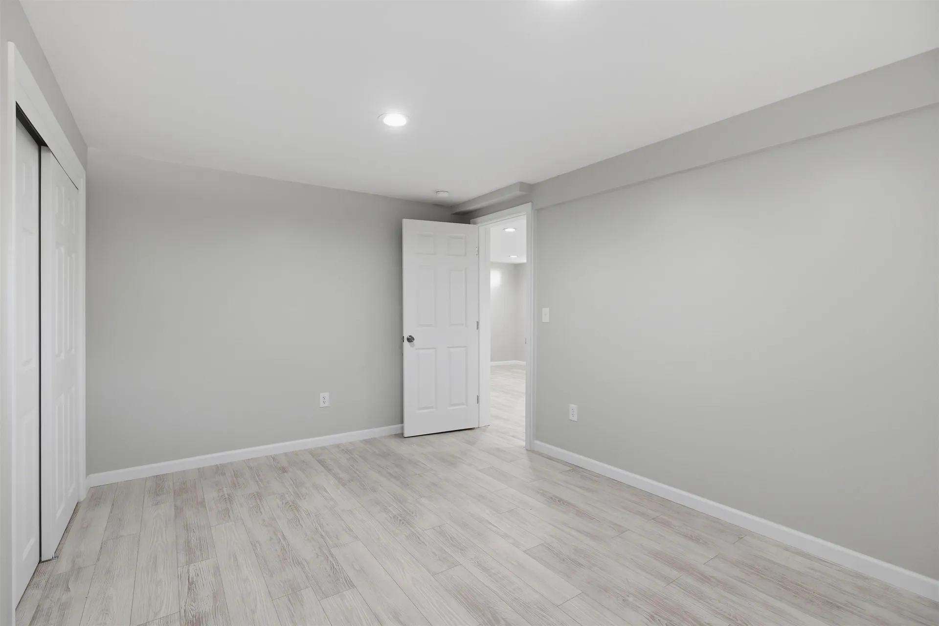 2 Evelyn Avenue Raymond NH 03077