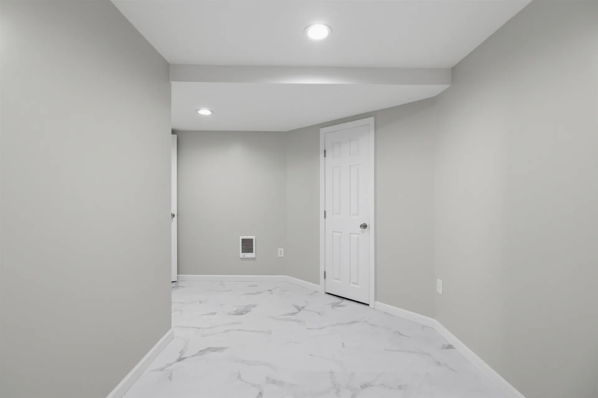 2 Evelyn Avenue Raymond NH 03077