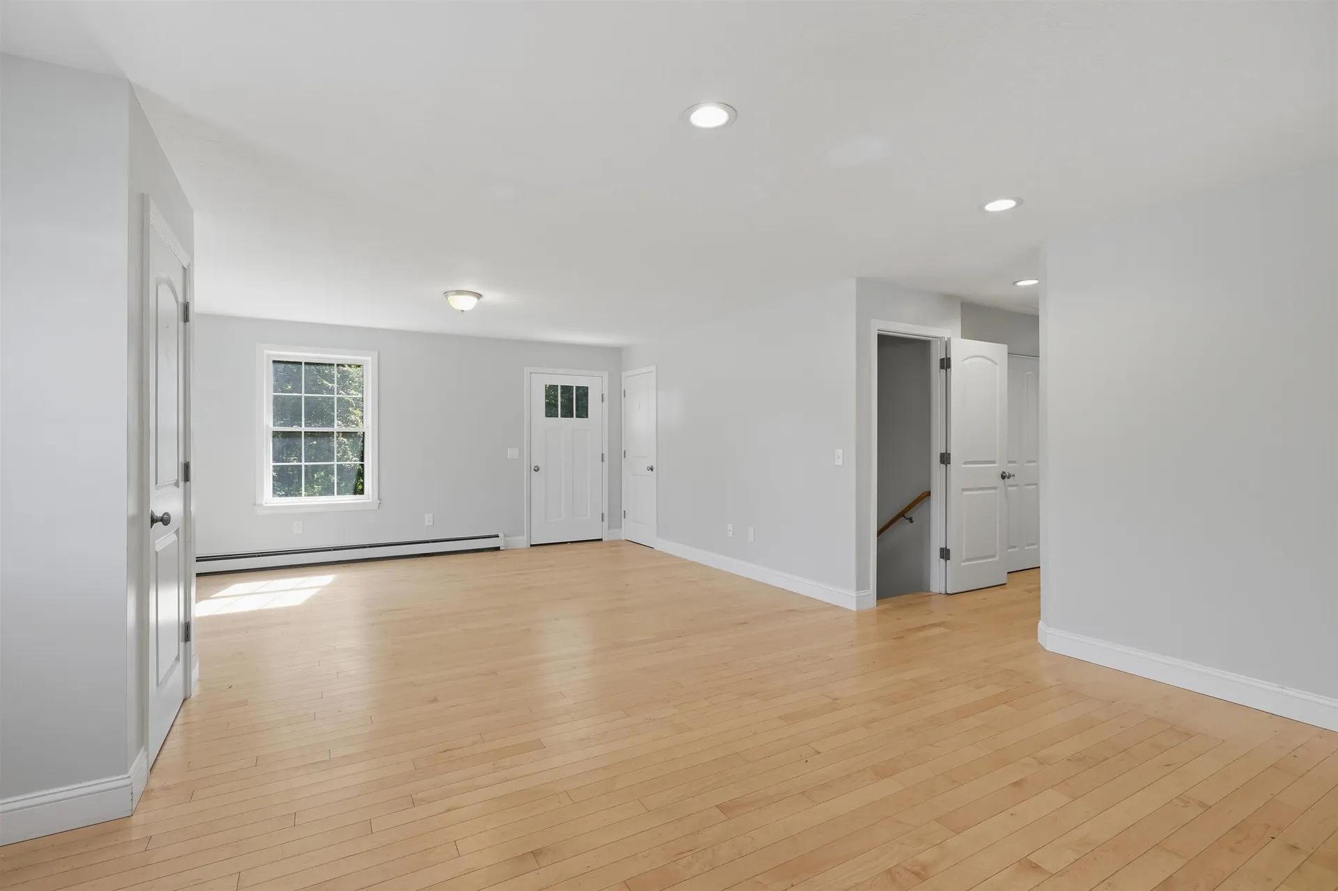 2 Evelyn Avenue Raymond NH 03077