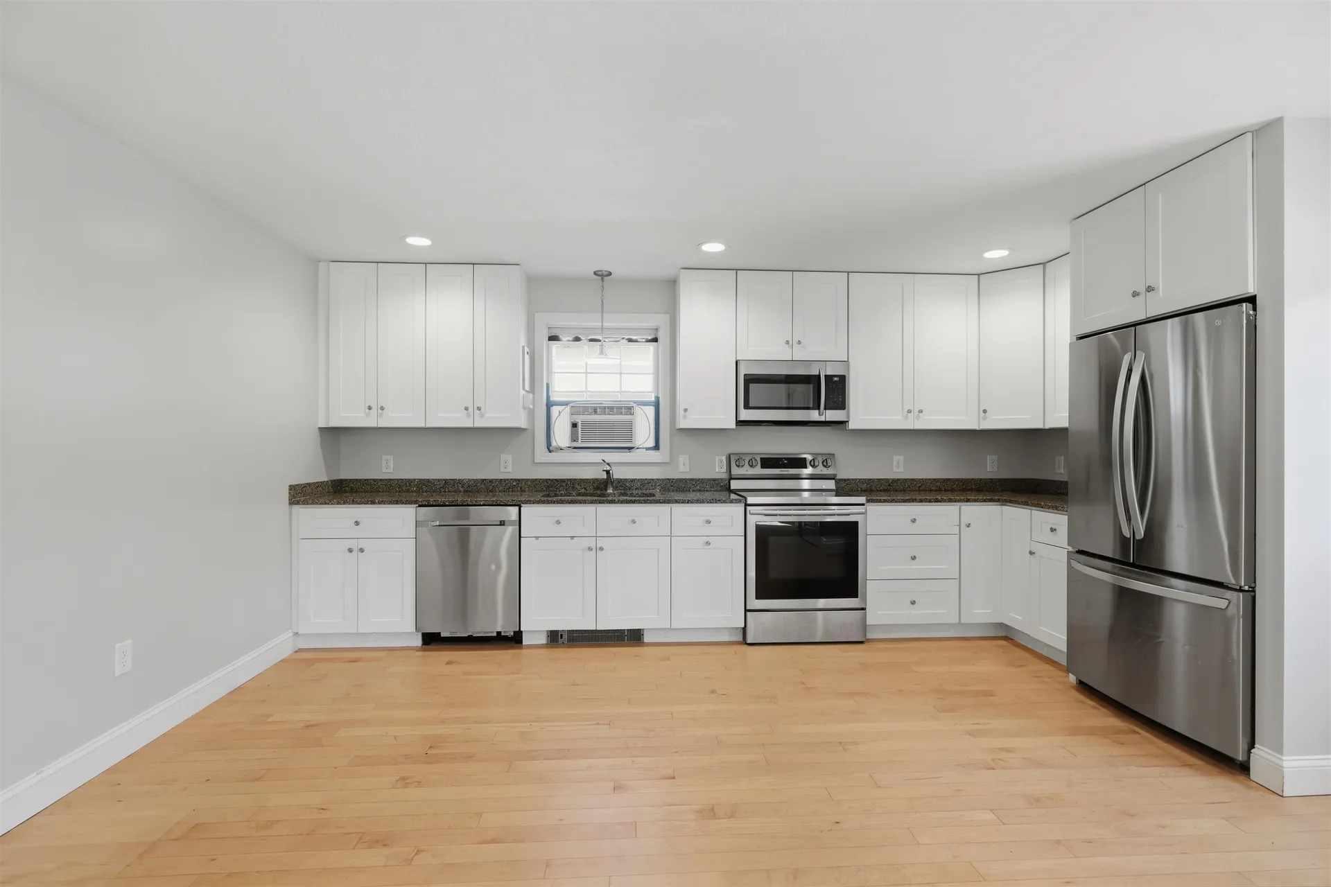 2 Evelyn Avenue Raymond NH 03077