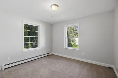 2 Evelyn Avenue Raymond NH 03077