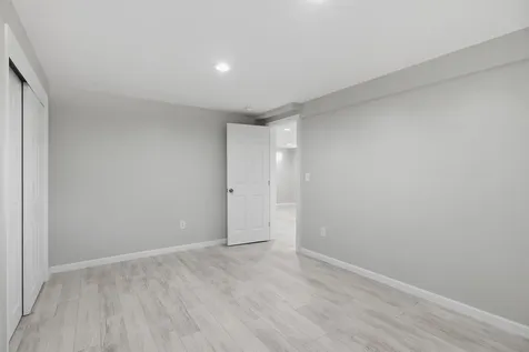 2 Evelyn Avenue Raymond NH 03077
